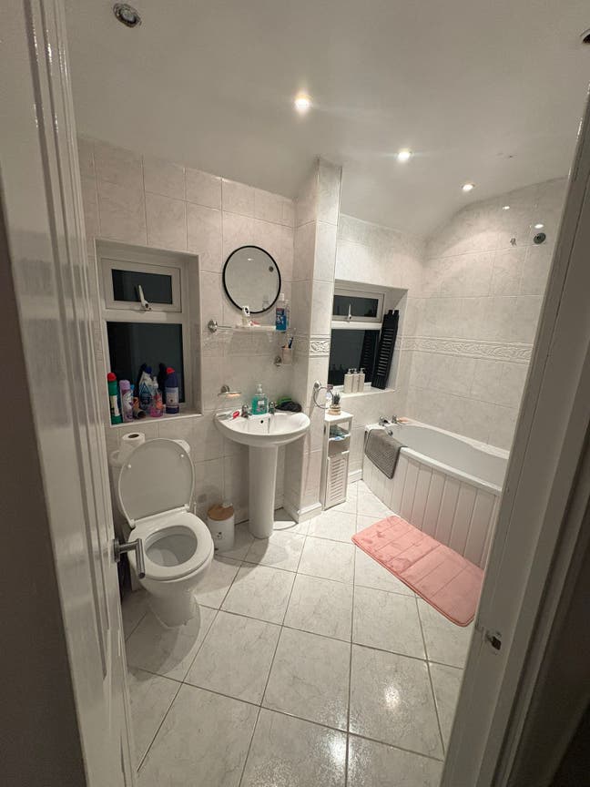 Double room to let Main Photo