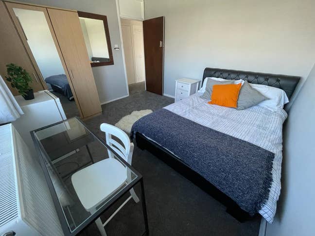 🌅Double Room with Living Room & Garden E16 Main Photo