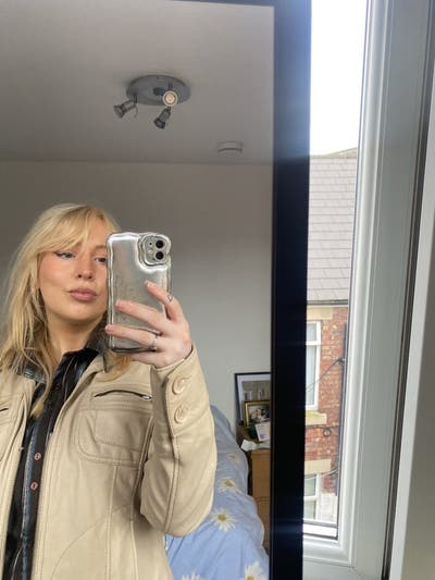 Easygoing creative looking for a friendly house sh Main Photo