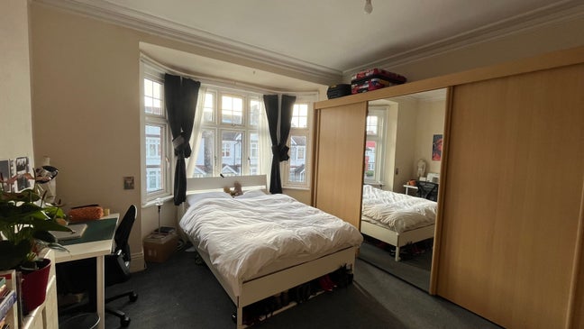Bedroom in 5 bed house for rent, Streatham Hill Main Photo