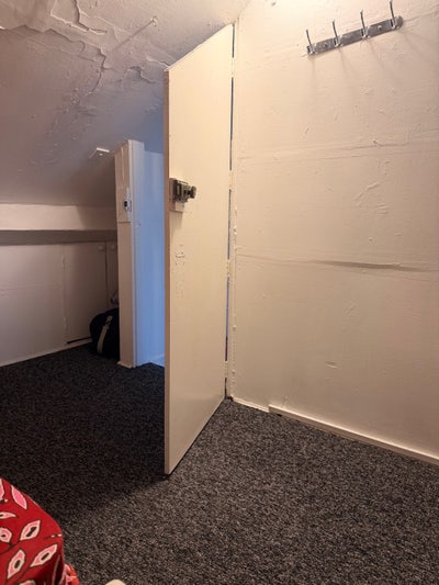 A Room in family house (Only for females) Main Photo