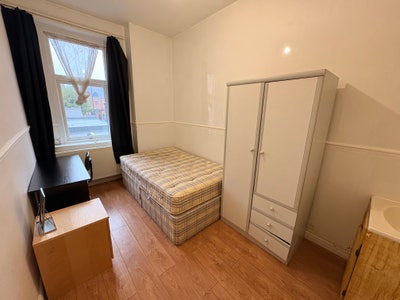 Stylish Rooms in Friendly Newcastle House-Share Main Photo