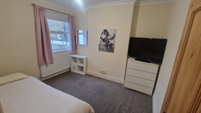 Spacious Double Room in Leytonstone -short Le Main Photo