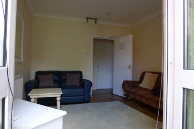 Room available in shared house Kingsley Main Photo