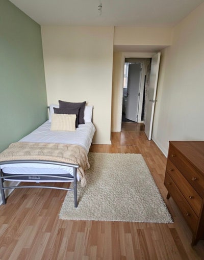 Cozy Room - All Bills Inc - 5min to Station Main Photo