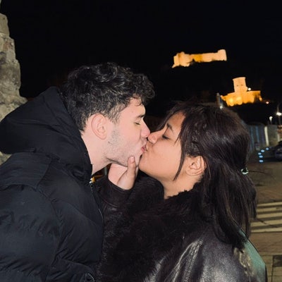 Room needed by professional couple Main Photo