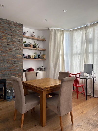 Cosy bedroom with own bathroom in West Kensington  Main Photo