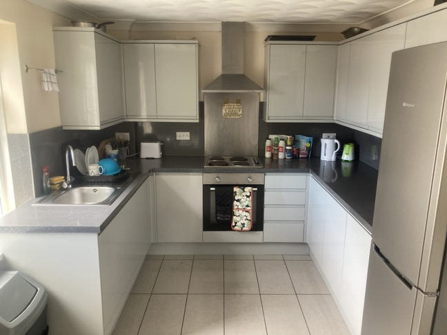 Furnished Double Room Available - CB1 Main Photo