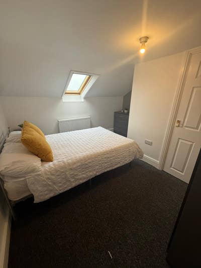 Fully Furnished Spacious Double En-suite Rooms Main Photo
