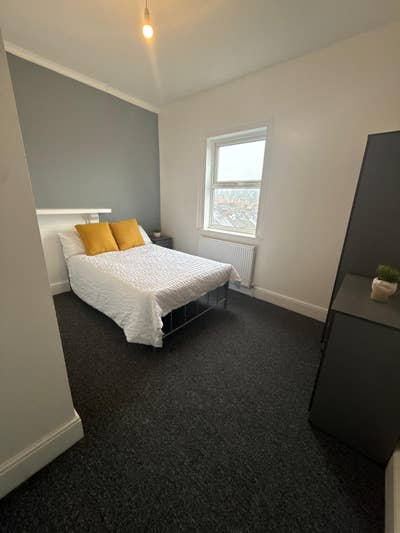 Fully Furnished Spacious Double En-suite Rooms Main Photo