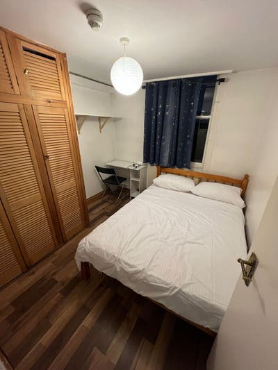 Room for rent in shared clean and cozy home for st Main Photo