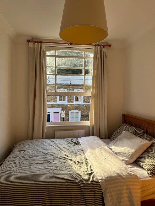 Room in a 2 bedrooms in De Beauvoir 🤍 Main Photo