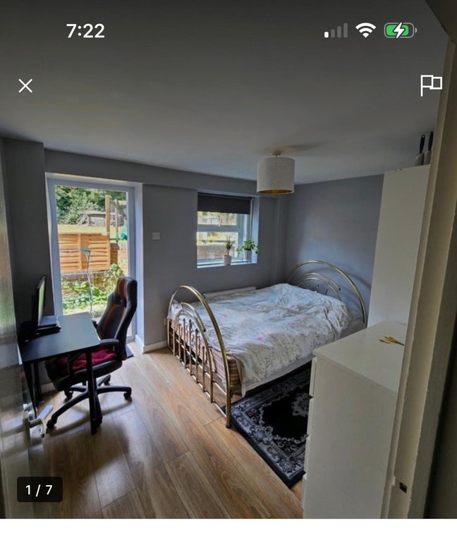 Furnished room available in West Croydon  Main Photo