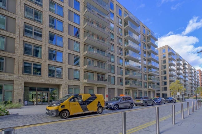Luxury 2 bed penthouse  Main Photo