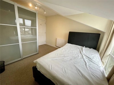Spacious Furnished Double room available for rent Main Photo