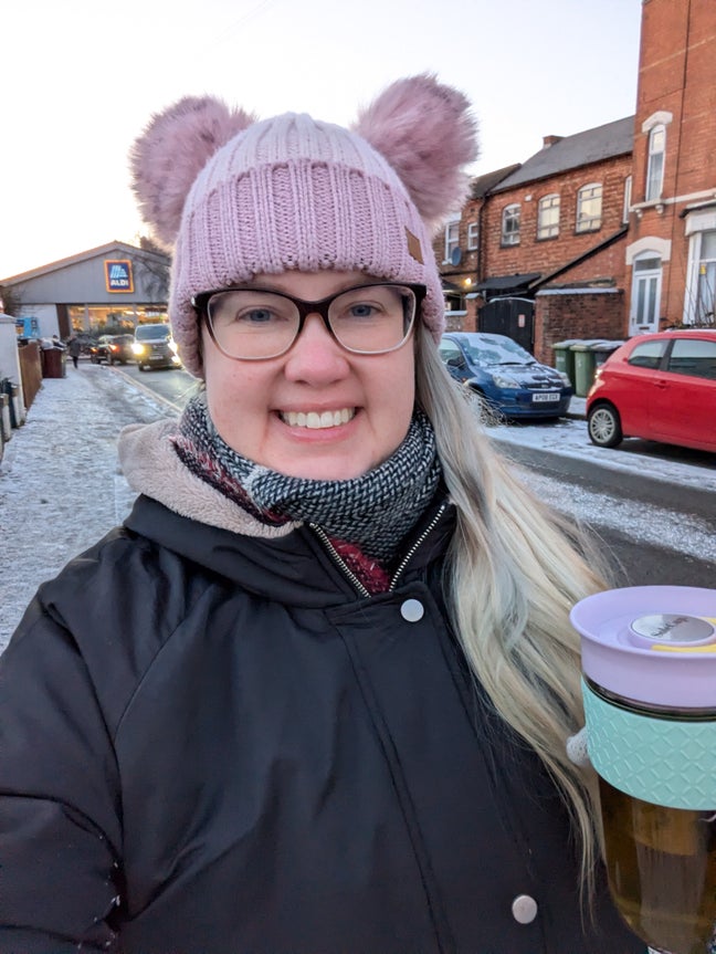 I'm looking for a buddy up renting together 2... Main Photo