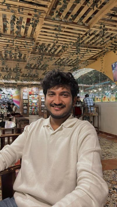 Couple seeks double room Main Photo