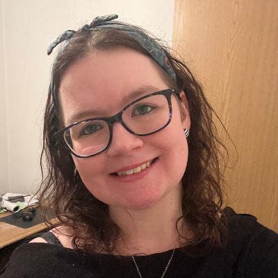 Professional Female seeks a double room Main Photo