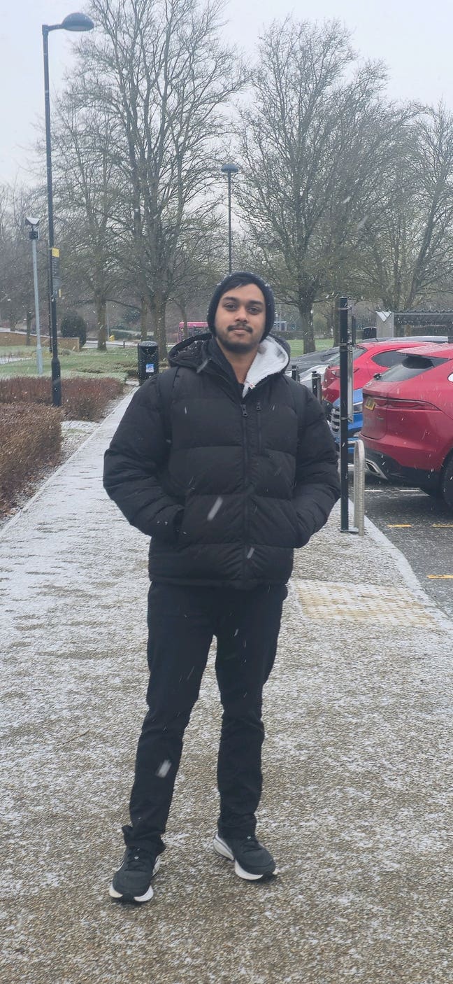 Looking for a room Main Photo