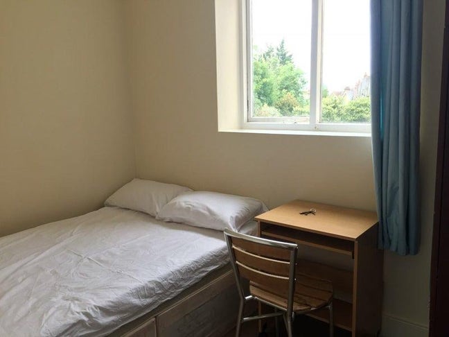 One single room to let Main Photo