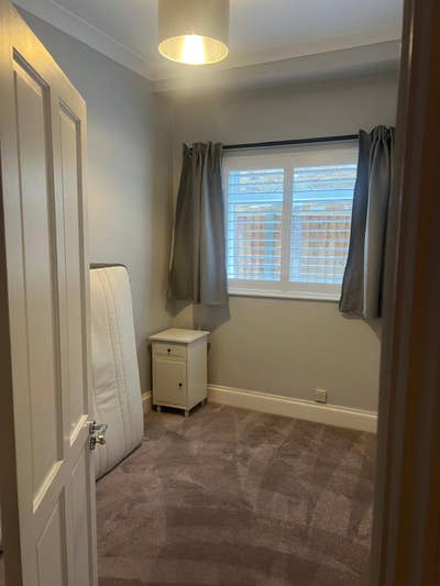 Small Double Bedroom Available in Tooting Bec Flat Main Photo