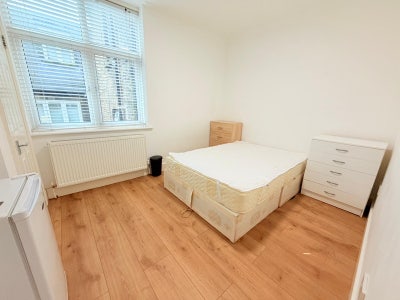 ✨ 🛏️ Double Room to Let in/ Kilburn   Main Photo