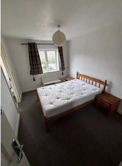 Double Ensuite for short let Main Photo