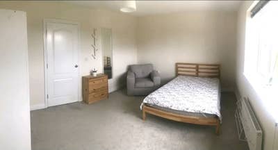 Massive double bedroom near Newbury Park Main Photo