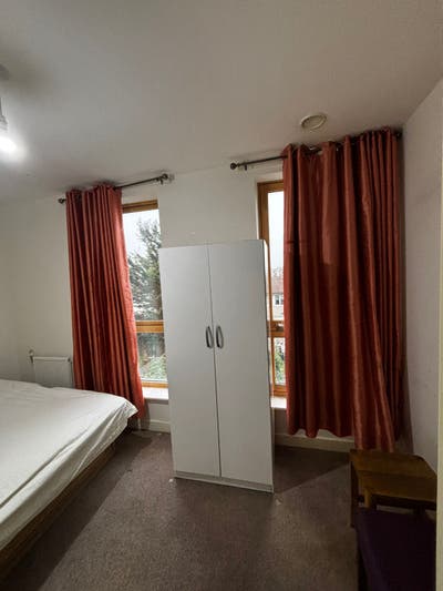 Double Room to Rent Main Photo