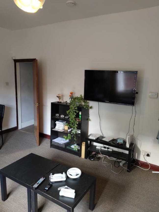 Double bed room (All bills included) Main Photo