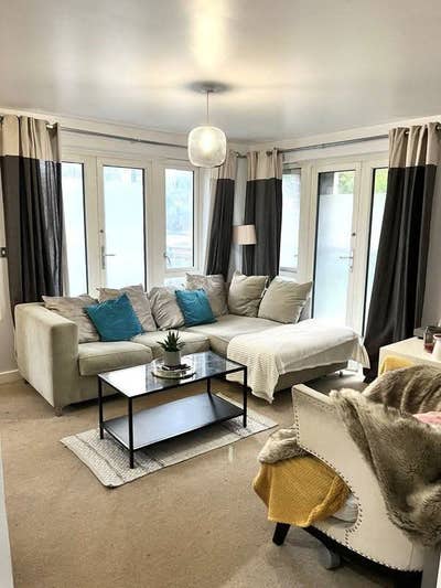 Amazing flat with 2 balconies + private parking!! Main Photo