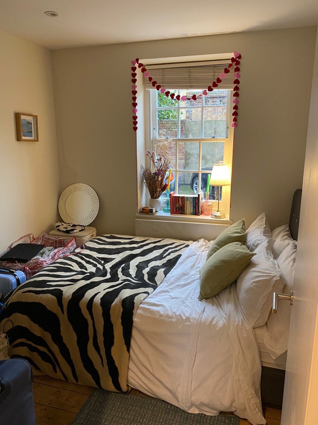 Room in lovely Hackney flat Main Photo