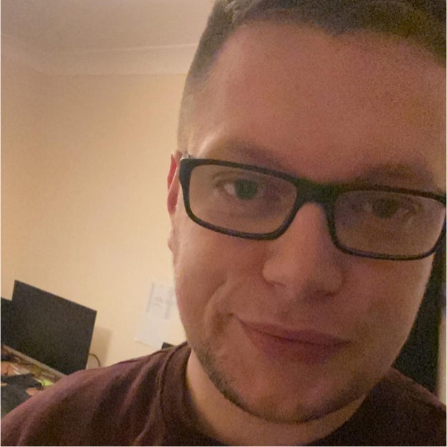 A tidy couple looking for a room Main Photo