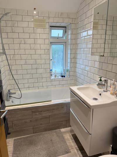 A Lovely Well Furnished Double Room Main Photo