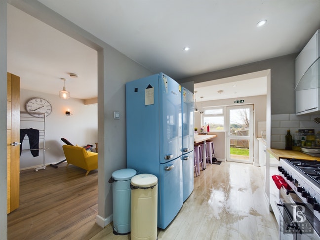 Beautiful En Suite in Professional Houseshare! Main Photo