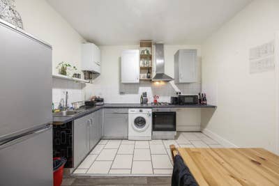 One bed flat with no Deposit ! Close to Fulham. Main Photo
