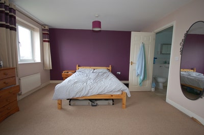 Double Room & En-suite room - Close to City Centre Main Photo