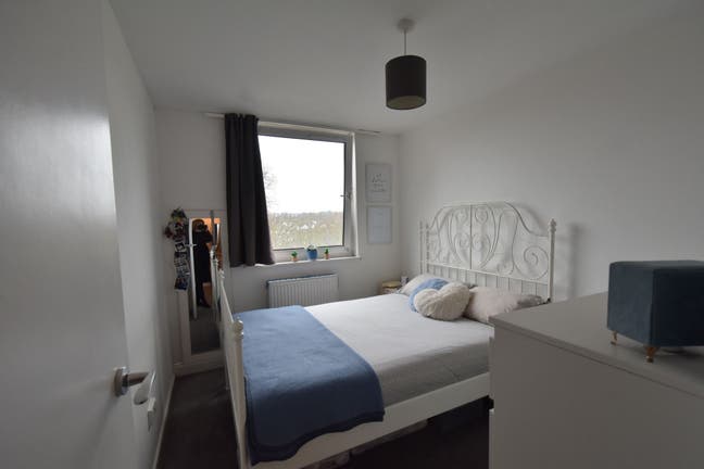 1 room available in 7 dials! Main Photo