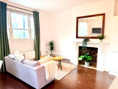 Beautiful 1 bed flat at Fulham, Short term OK Main Photo