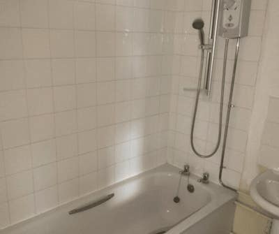 Guardianship: Studio Flat in Windsor Main Photo