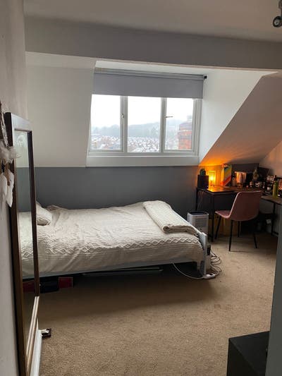 Spacious & Beautiful Double Room Available Main Photo