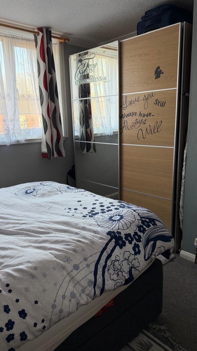 Double  room available in E17 Main Photo