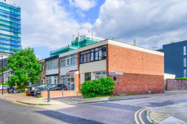 Dazzling Double Room in Shared – E14 🏠 Poplar Main Photo