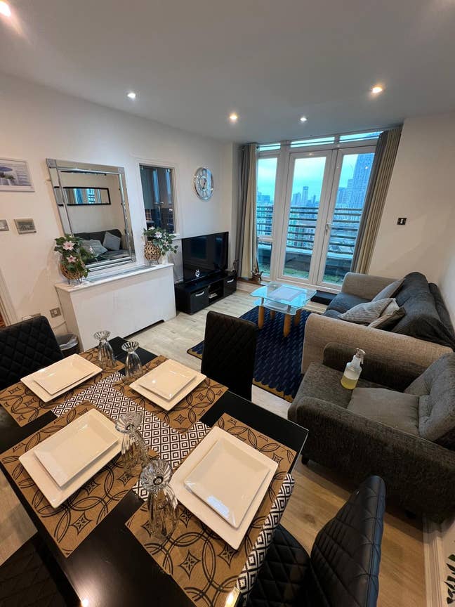 Lovely 2 bedroom flat in Stratford  Main Photo