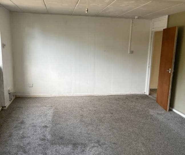 Guardianship: 2 Bed Flats in Bracknell Main Photo