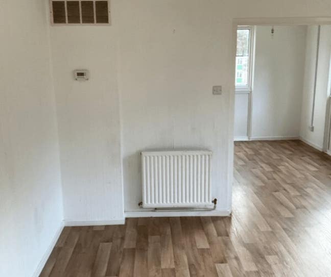 Guardianship: 2 Bed Flats in Bracknell Main Photo