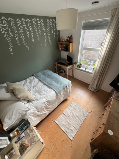 Lovely small double room in St Werburgh’s  Main Photo