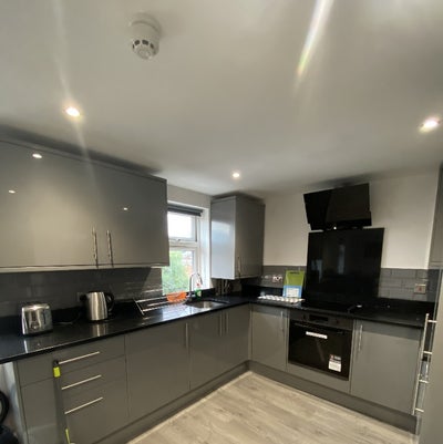 4 Bed Flat MiddleOof Town Short Term Lets Main Photo