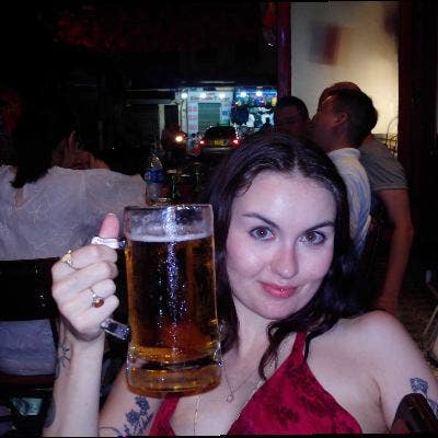 24 professional looking for a flatmate! Main Photo