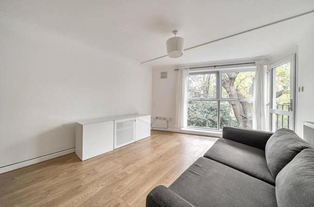 Beautiful, spacious modern flat with balcony  Main Photo